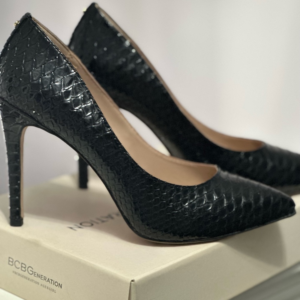 Comfortable BCBG